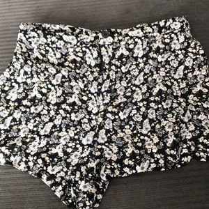 Forever 21 loose floral shorts